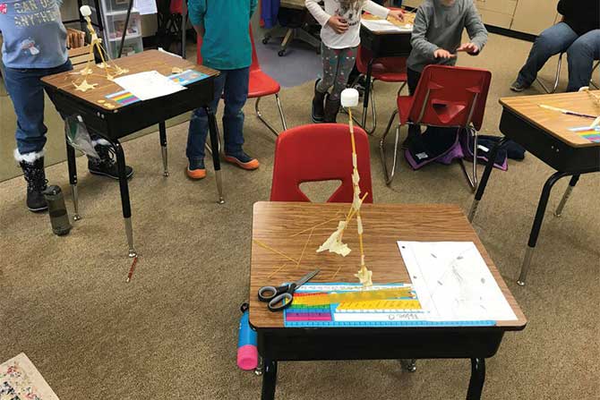 desk-with-noodle-and-marshmellow-tower